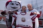 Hokeja fanu mājā Ķīpsalā aktīvi tiek atbalstīta Latvijas hokeja izlase 47