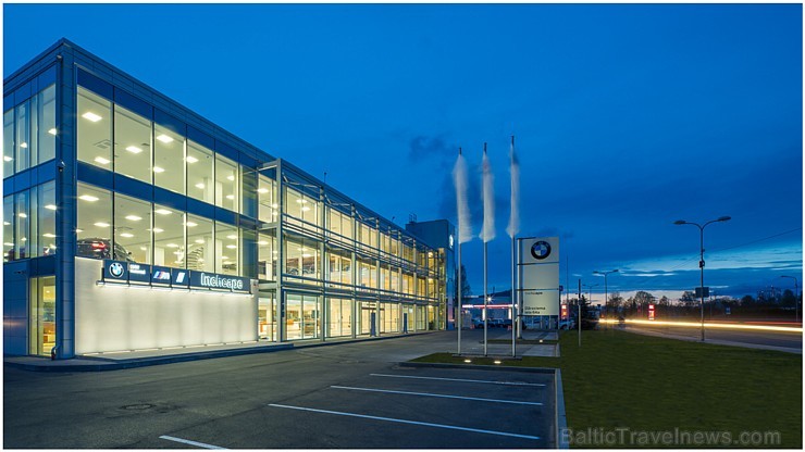 Rīgā 11.05.2017 svinīgā atmosfērā durvis ir vēris Baltijā lielākais BMW auto centrs 197160