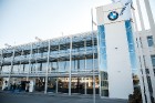 Rīgā 11.05.2017 svinīgā atmosfērā durvis ir vēris Baltijā lielākais BMW auto centrs 1