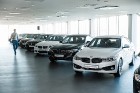 Rīgā 11.05.2017 svinīgā atmosfērā durvis ir vēris Baltijā lielākais BMW auto centrs 36