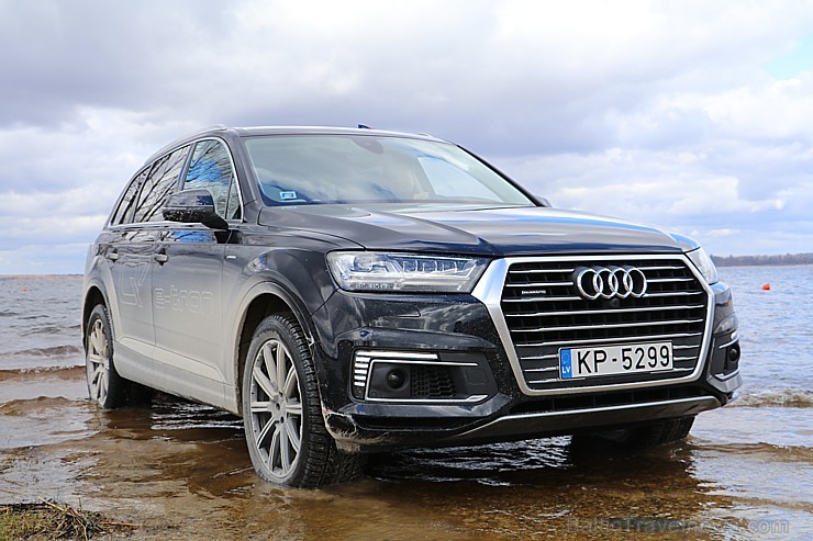 Travelnews.lv redakcija ar jauno un jaudīgo «Audi Q7 e-tron» apceļo Vidzemi 197227