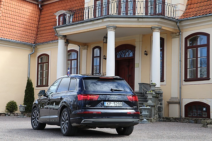 Travelnews.lv redakcija ar jauno un jaudīgo «Audi Q7 e-tron» apceļo Vidzemi 197254