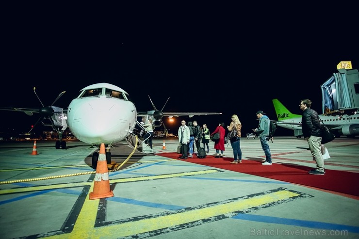 Svinīgā gaisotnē aizlidojis pirmais «AirBaltic» reiss uz Liepāju 197628