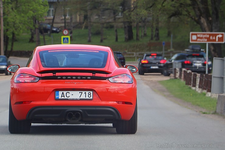 Travelnews.lv redakcija izbrauc «Porsche Road Tour» ar 8 spēkratiem un izbauda Vidzemes pavasari Travelnews.lv redakcija izbrauc «Porsche Road Tour» ar 8 spēkratiem un izbauda Vidzemes pavasari 197686