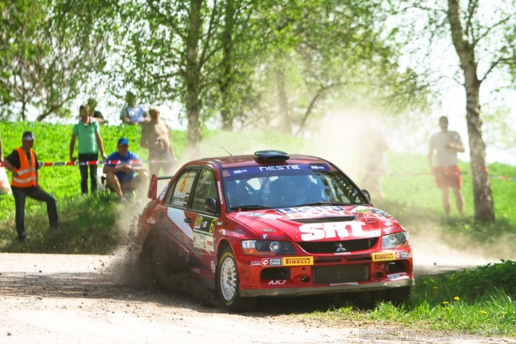 Talsu rallijā «putekļi pa gaisu», uzvarētājus šķir tikai 0,74 sekundes |
Foto autors: Gatis Smudzis Talsu rallijā «putekļi pa gaisu», uzvarētājus šķir tikai 0,74 sekundes |
Foto autors: Gatis Smudzis 197977