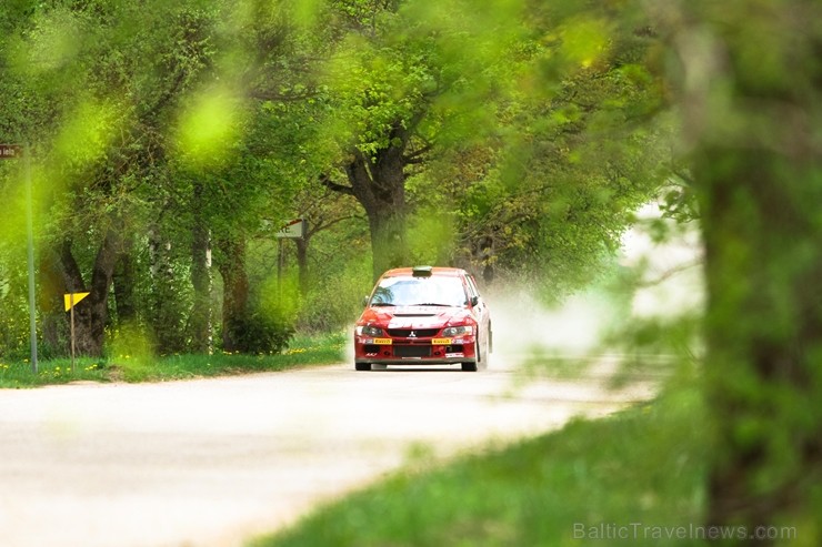 Talsu rallijā «putekļi pa gaisu», uzvarētājus šķir tikai 0,74 sekundes |
Foto autors: Gatis Smudzis Talsu rallijā «putekļi pa gaisu», uzvarētājus šķir tikai 0,74 sekundes |
Foto autors: Gatis Smudzis 197996