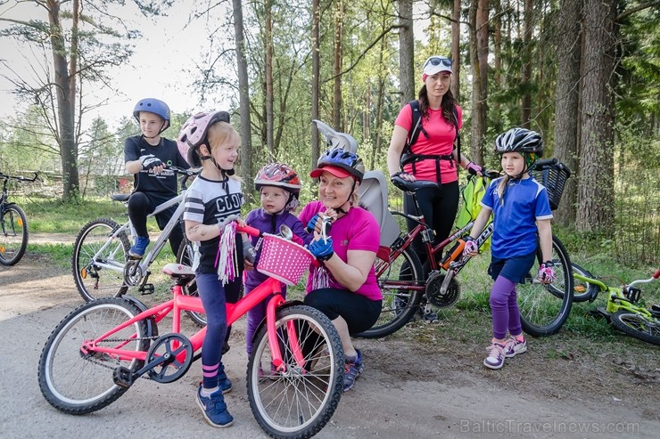 Ar velobraucienu «Ieriteņo vasarā» Smiltenes novadā atklāta aktīvā tūrisma sezona 198055