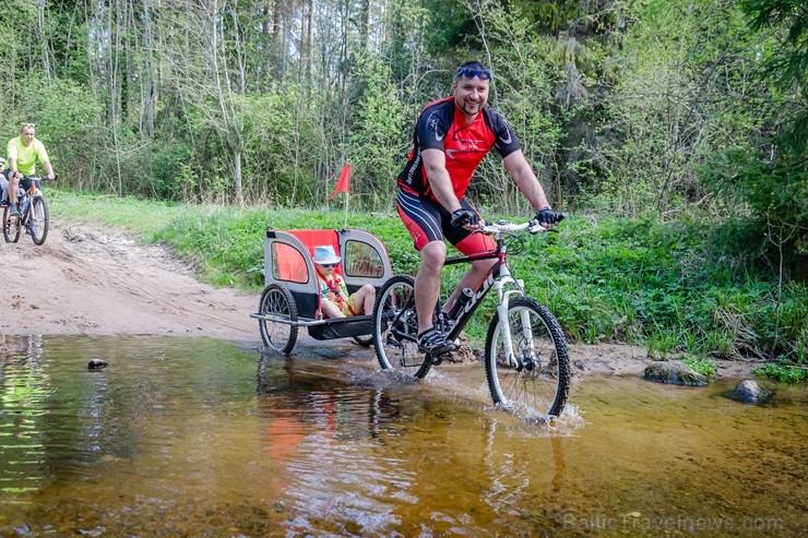 Ar velobraucienu «Ieriteņo vasarā» Smiltenes novadā atklāta aktīvā tūrisma sezona 198064