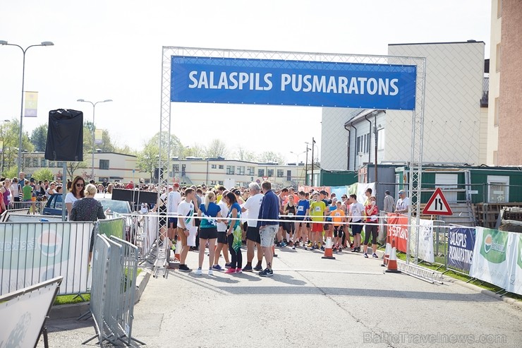 Aizvadīts Ezerkauliņu Salaspils pilsētas pusmaratons 198424