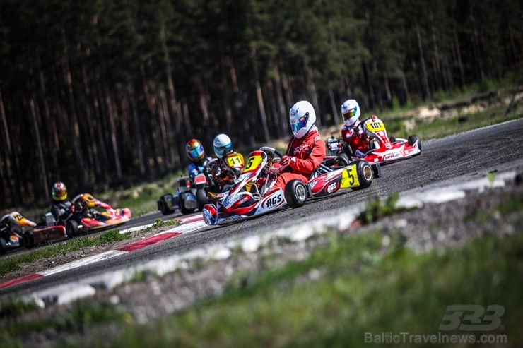 Rīgā «Rotax Nordic Challenge» spēkus mērījuši sporta kartingi 199242