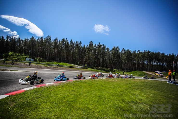 Rīgā «Rotax Nordic Challenge» spēkus mērījuši sporta kartingi 199260