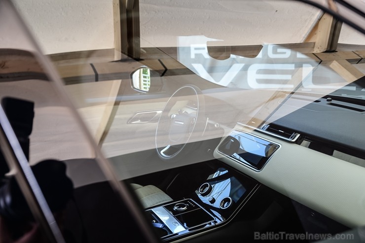 Rīgā prezentēts jaunais «Range Rover Velar» 199632