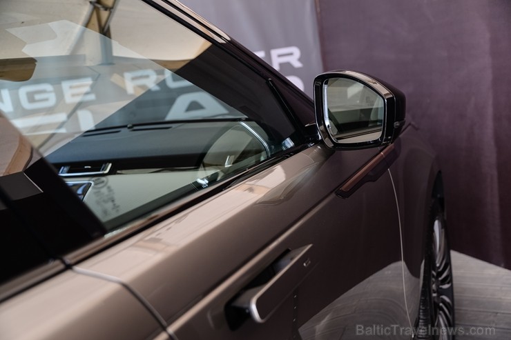 Rīgā prezentēts jaunais «Range Rover Velar» 199633