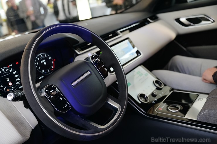 Rīgā prezentēts jaunais «Range Rover Velar» 199646