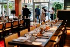 Klātesot «sabiedrības krējumam», Rīgā atvērts jauna koncepta restorāns   «Cut» 5