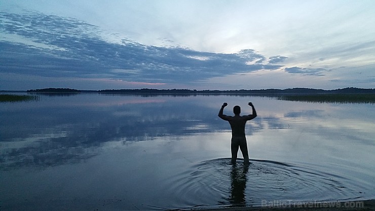 Travelnews.lv apmeklē Sivera ezeru Krāslavas novadā, kur konstatē gandrīz +20 siltu ūdeni 199971