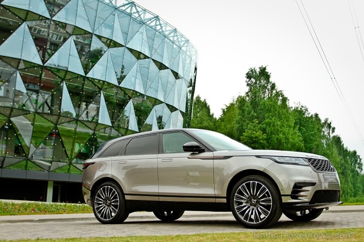 Jaunais Range Rover Velar «atrādījies» Rīgas ielās 199974