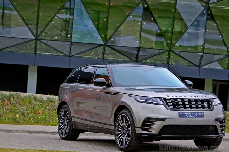 Jaunais Range Rover Velar «atrādījies» Rīgas ielās 199975