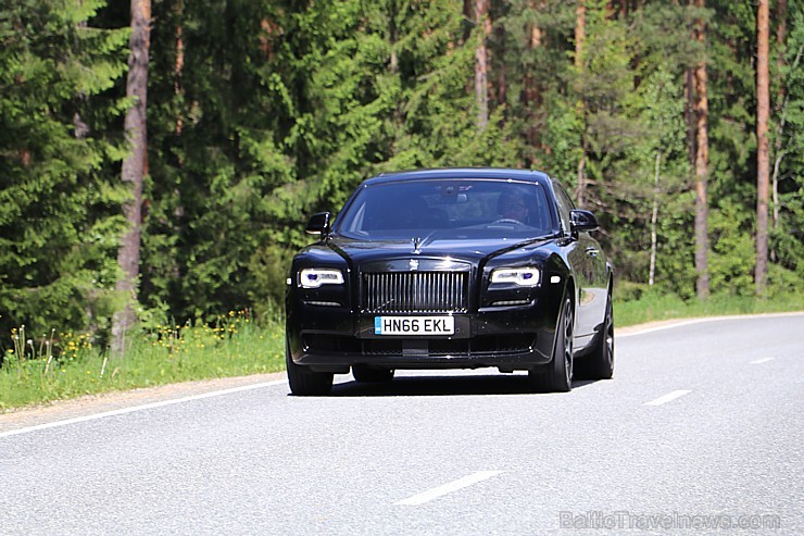 Travelnews.lv redakcija apceļo Vidzemi ar jauno «Rolls-Royce Ghost Black Badge» 200018