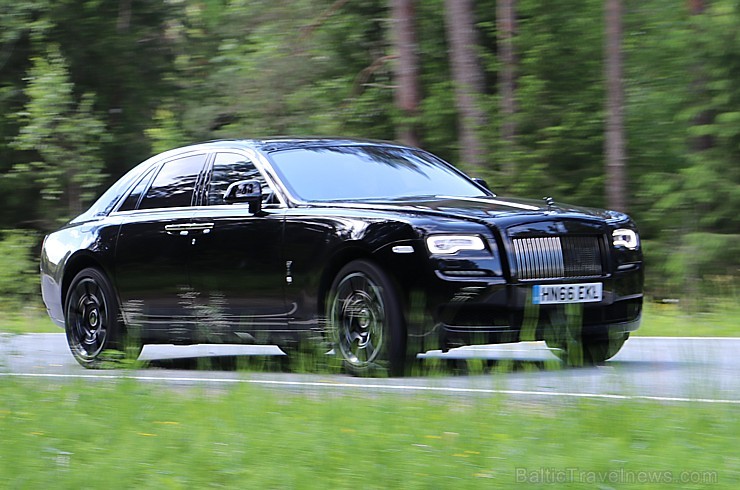 Travelnews.lv redakcija apceļo Vidzemi ar jauno «Rolls-Royce Ghost Black Badge» 200057
