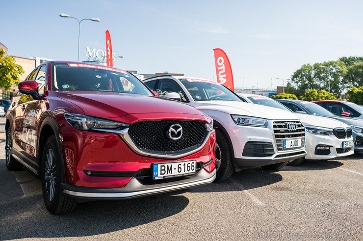 Konkursā «Latvijas Gada auto 2018» noritējis pirmais testa brauciens