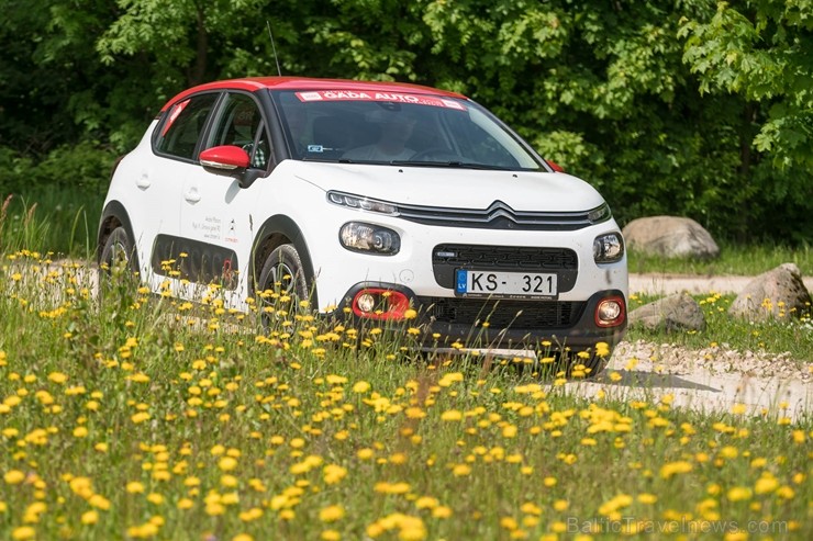 Konkursā «Latvijas Gada auto 2018» noritējis pirmais testa brauciens 200180