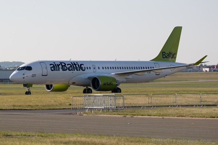 «Airbaltic» pasaulē lielākajā aviācijas izstādē Parīzē prezentē «Bombardier» CS300 lidmašīnu 200563
