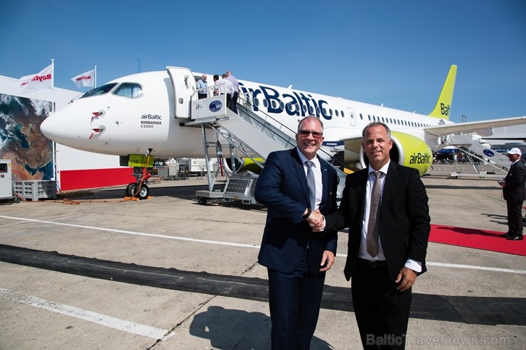 «Airbaltic» pasaulē lielākajā aviācijas izstādē Parīzē prezentē «Bombardier» CS300 lidmašīnu 200572