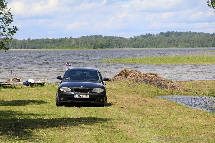 Pie Sivera ezera Latgalē latgalieši svin Jāņus un Līgas ar alu un sieru 200755
