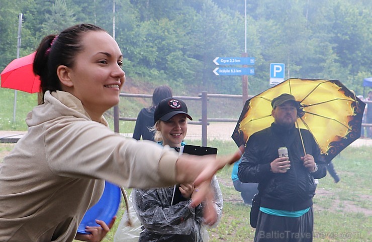 Latvijas Viesnīcu un restorānu asociācija pierāda izturību sporta spēlēs 201171