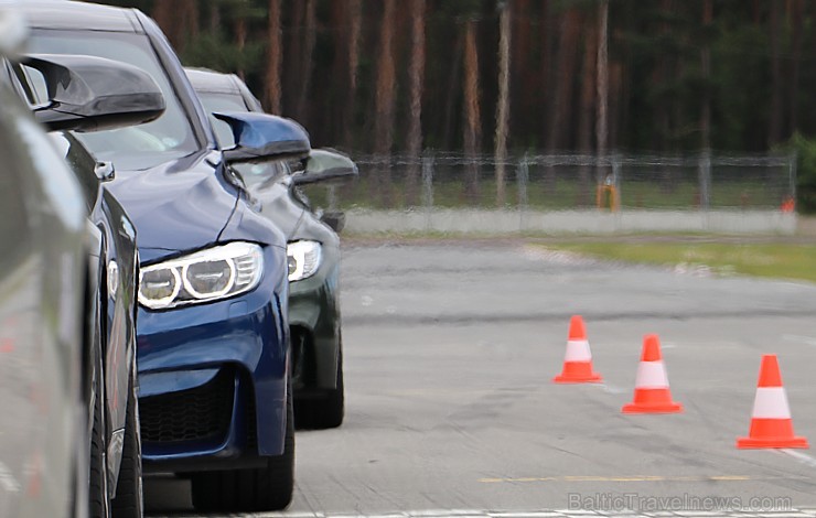Travelnews.lv ņem aktīvu dalību BMW M pieredzes pasākumā Biķernieku trasē