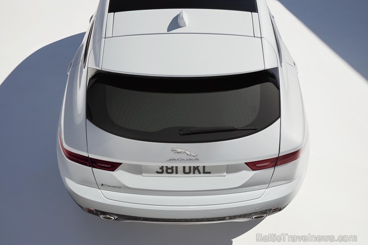 Prezentēts jaunākais Jaguar modelis «E-PACE» 202291