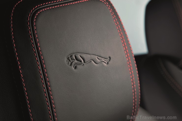 Prezentēts jaunākais Jaguar modelis «E-PACE»