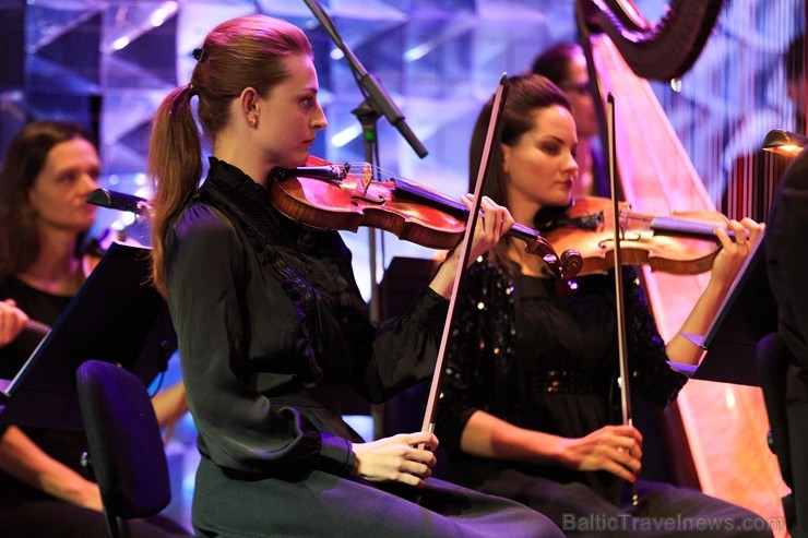 Jūrmalā  ar Raimondu Paulu un Kseniju Sidorovu atklāts trešais Jūrmalas festivāls