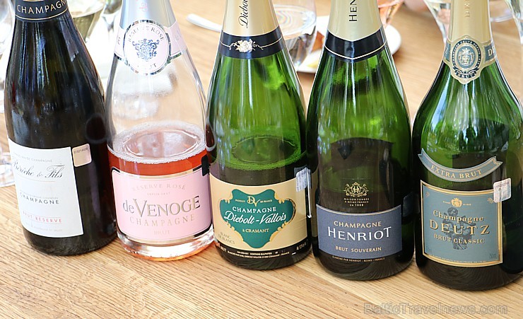 Restorāna «Bibliotēka No1» vīnzinis Ivo Orlovs iepazīstina ar 5 šampaniešiem, kur viena glāze maksā tikai 7 eiro 202943