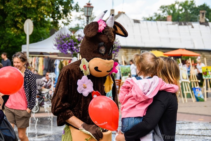 Cēsīs gardi un jestri aizvadīti pilsētas svētki