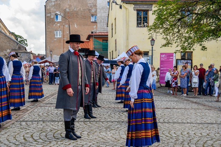 Cēsīs gardi un jestri aizvadīti pilsētas svētki