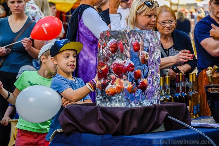 Cēsīs gardi un jestri aizvadīti pilsētas svētki