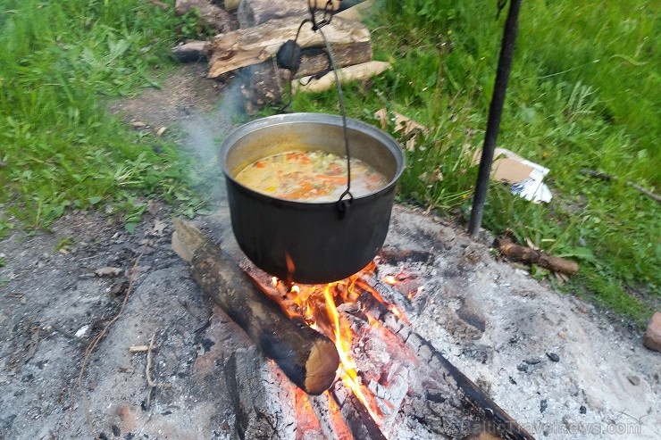 Travelnews.lv dzīvo sērfotāju nometnē brīvā dabā un piedzīvo visu Kurzemes krasta dabas stihiju varenību Travelnews.lv dzīvo sērfotāju nometnē brīvā dabā un piedzīvo visu Kurzemes krasta dabas stihiju varenību 203794