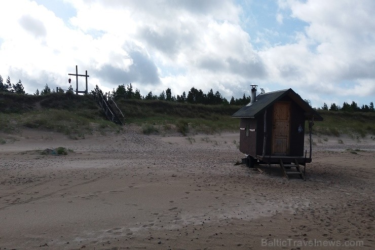 Travelnews.lv dzīvo sērfotāju nometnē brīvā dabā un piedzīvo visu Kurzemes krasta dabas stihiju varenību 203808