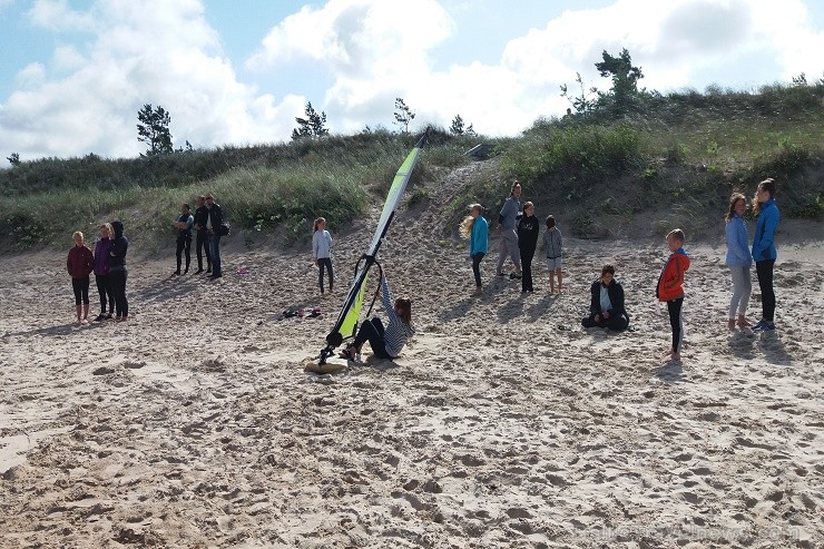 Travelnews.lv dzīvo sērfotāju nometnē brīvā dabā un piedzīvo visu Kurzemes krasta dabas stihiju varenību Travelnews.lv dzīvo sērfotāju nometnē brīvā dabā un piedzīvo visu Kurzemes krasta dabas stihiju varenību 203812