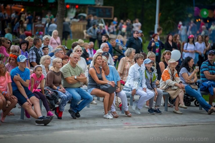 Bauskā krāšņi un priecīgi norisinājies pirmais Bauska TasTe festivāls 203915