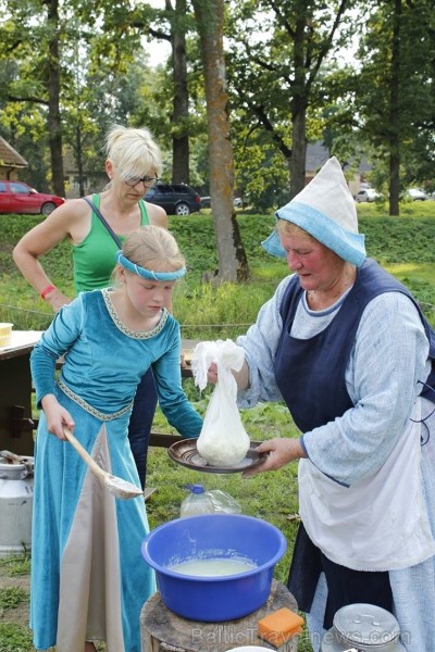Jaunpils pilī aizvadīti Viduslaiku svētki «Krogus lustes» 204617