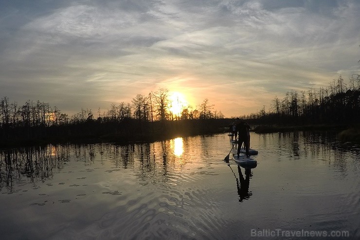 Travelnews.lv izbauda SUP saulrieta piedzīvojumu Cenas tīrelī 205844