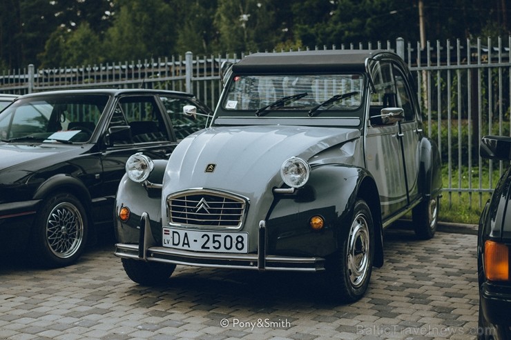 Pie Rīgas Motormuzeja aizvadīts gada pēdējais klasisko transportlīdzekļu pasākums «Youngtimer Cars&Coffee» 206543