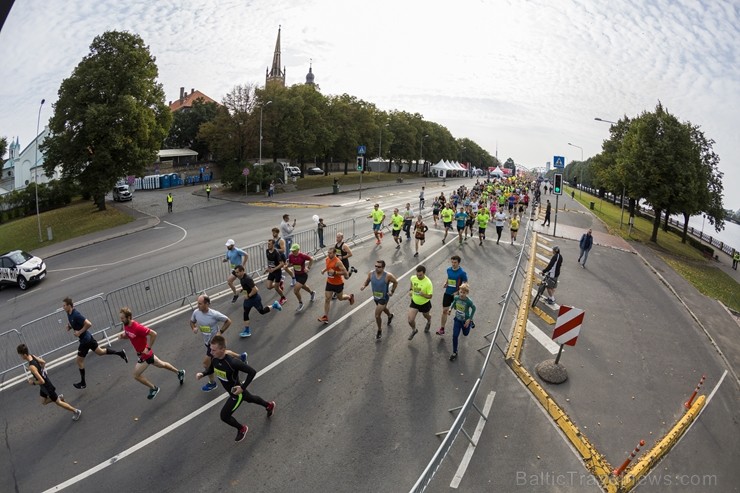 Rīgas centrā notiekošajā rudens skrējienā «We Run Riga» dalību ņem vairāk nekā 9000 skrējēju 206801