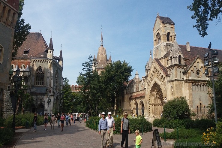 Travelnews.lv viesojas majestātiskajā Budapeštā vīna un folkloras svētku laikā 
