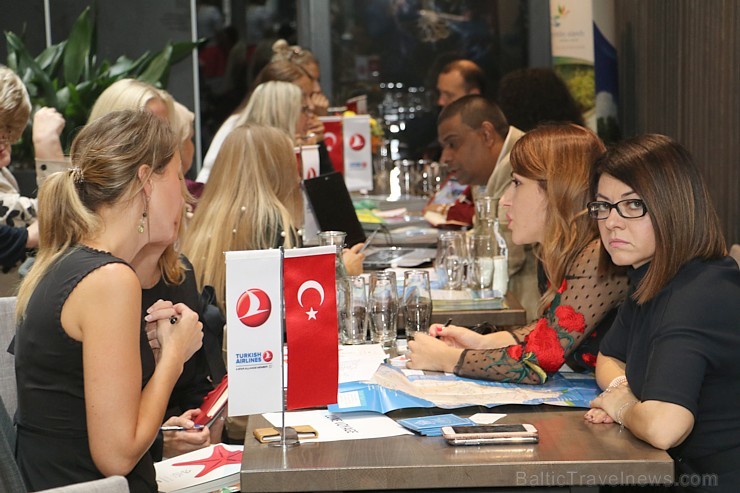 Lidsabiedrība «Turkish Airlines» iepazīstina ceļojumu konsultantus ar pievilcīgiem galamērķiem piecu zvaigžņu viesnīcā «Pullman Riga Old Town»