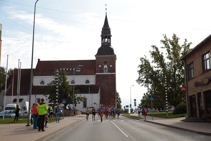 Brīvdienās aizvadīts 11. Valmieras maratons 207063