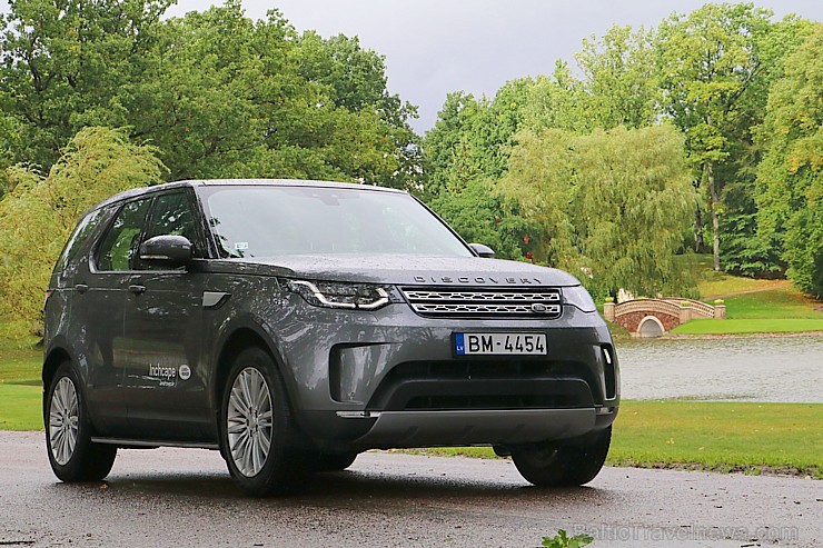 Travelnews.lv ar jauno Land Rover Discovery dodas pusdienot uz Rūmenes kafejnīcu